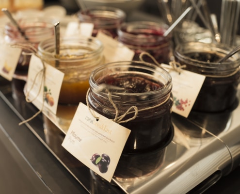 Hotel mit Frühstück Düsseldorf hausgemachte Marmelade im Glas